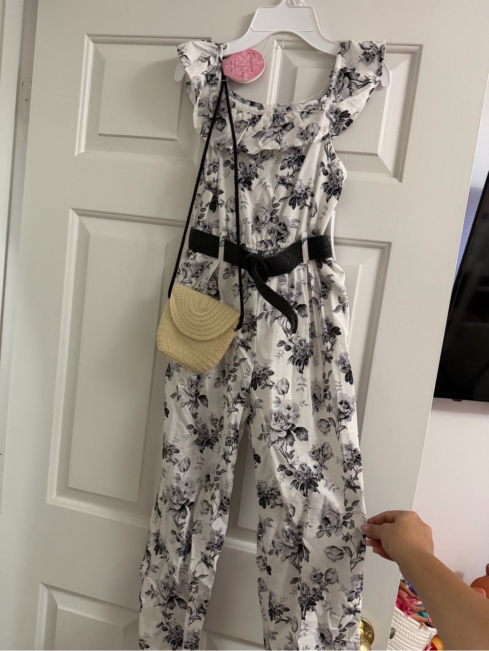 Tahari Floral Jumpsuit Size 8 with Belt & Crossbody Bag - Picture 2 of 9